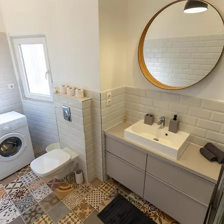 Acacia Apartment *