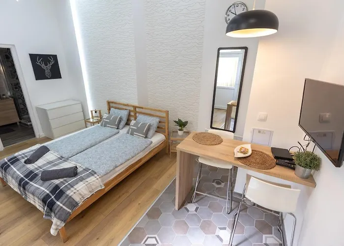 Acacia * Budapest